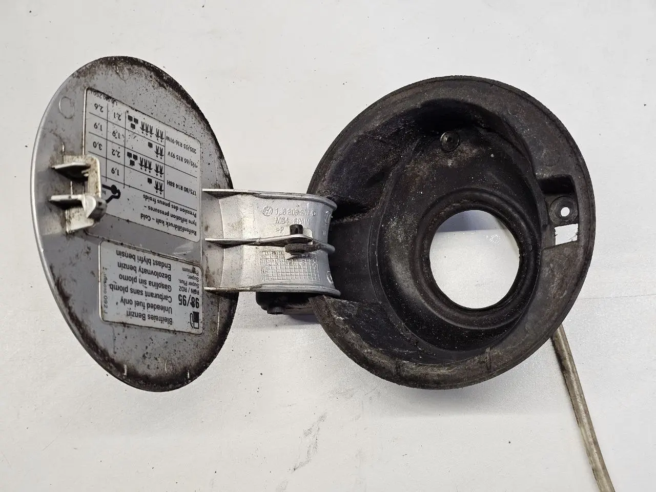 Tankdeckel VW Golf 4 1,6 1J1 2000 1J6809857