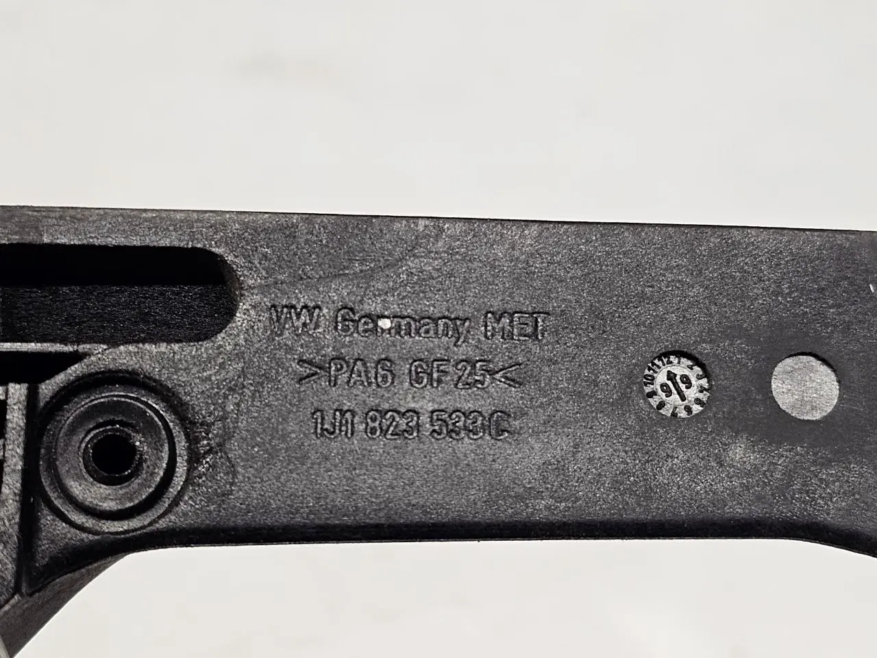 Motorhauben Entriegeln Griff & Halterung VW Golf 4 1,6 1J1 2000 1J1823633