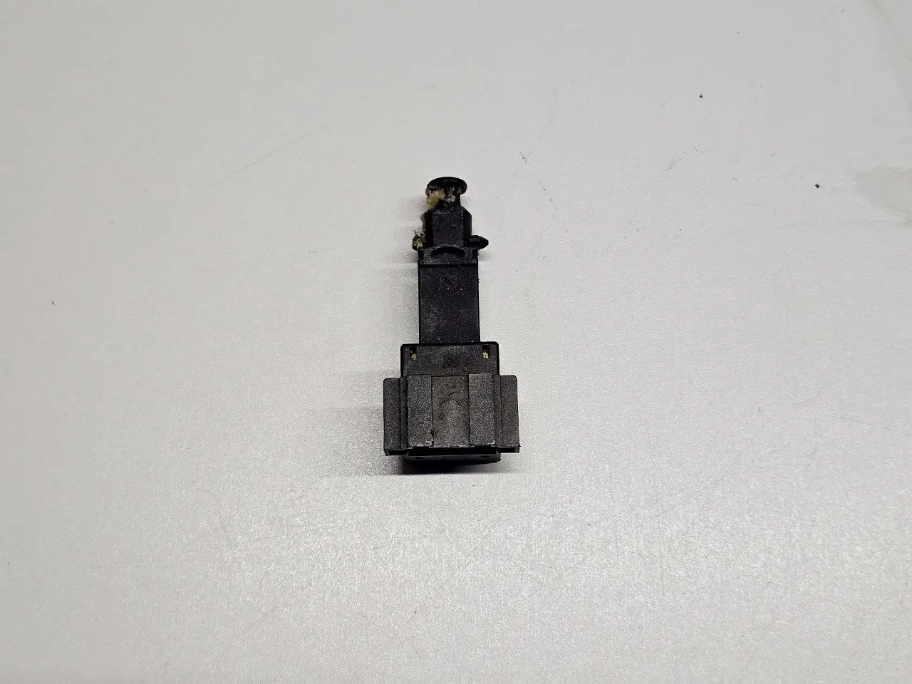 Bremslichtschalter VW Golf 4 1,6 1J1 2000 1J0945511A