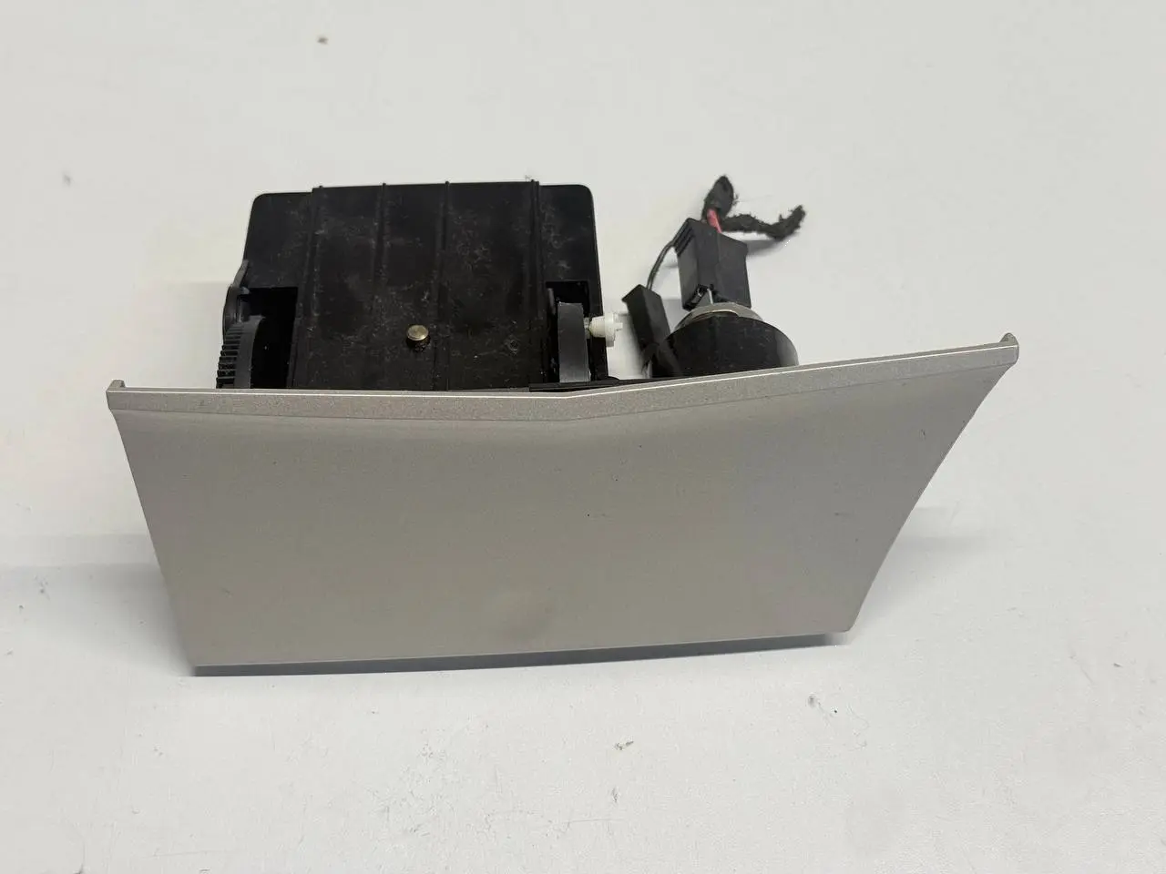 Aschenbecher Ascher Anzünder ASTRA-H 1.6 DOHC 2007 13133284