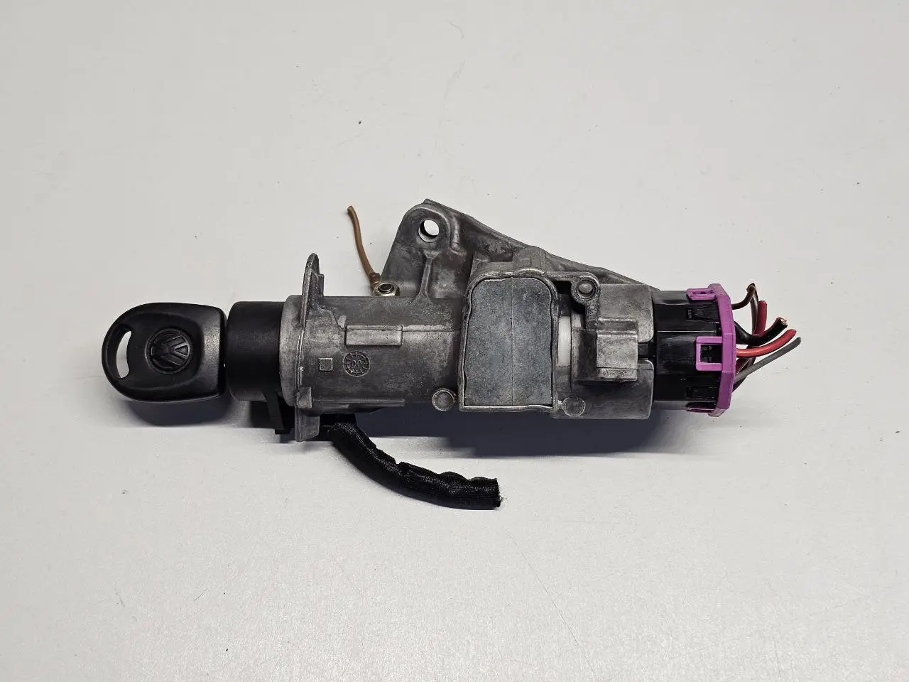 Zündschloß mit 1 Schlüssel VW Golf 4 1,6 1J1 2000 4BO905851C