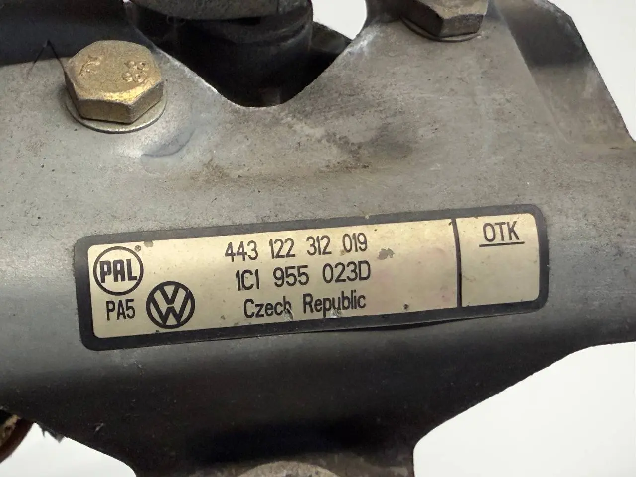 Scheibenwischermotor mit Gestänge und VW New Beetle 1C1 2004 1C1955023