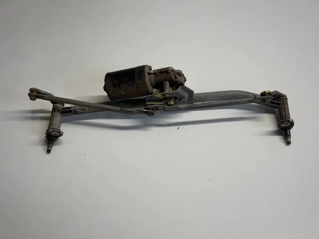 Scheibenwischermotor mit Gestänge und VW New Beetle 1C1 2004 1C1955023