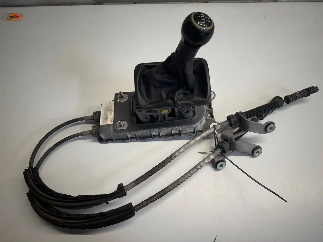 Seilzugschaltung Schalthebel Schaltmechanik VW New Beetle 1C1 1.4 2004 1J0711061