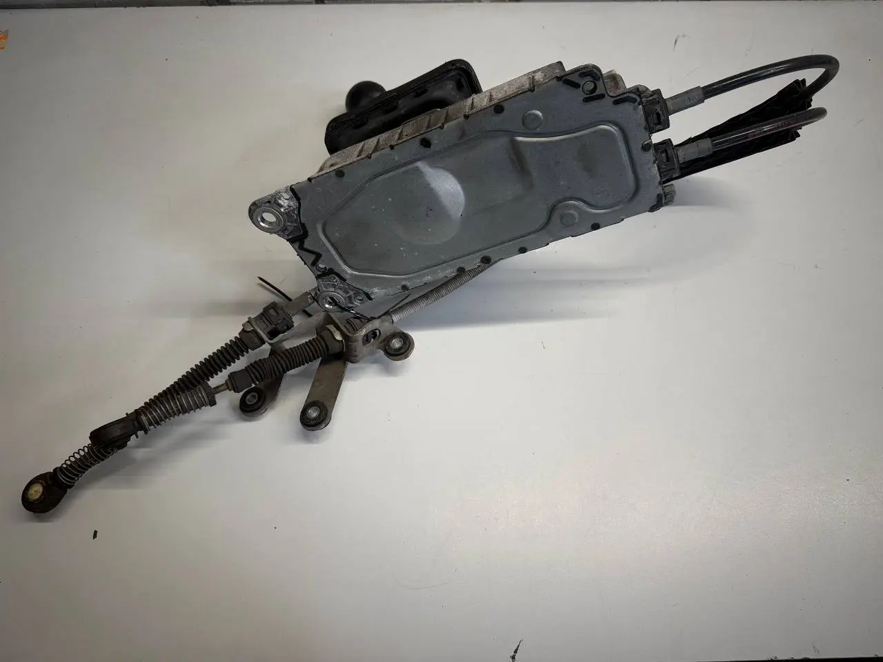 Seilzugschaltung Schalthebel Schaltmechanik VW New Beetle 1C1 1.4 2004 1J0711061