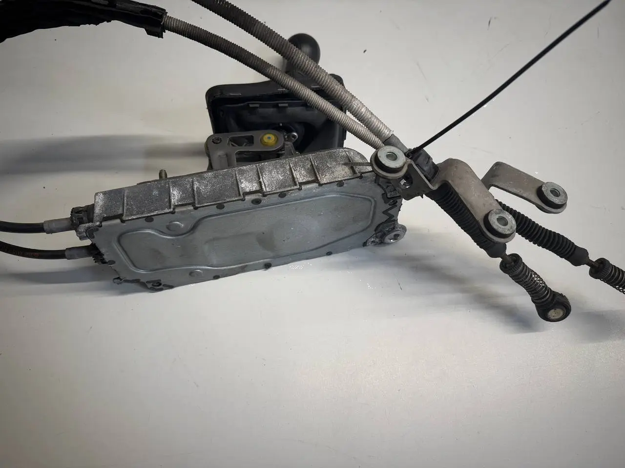 Seilzugschaltung Schalthebel Schaltmechanik VW New Beetle 1C1 1.4 2004 1J0711061