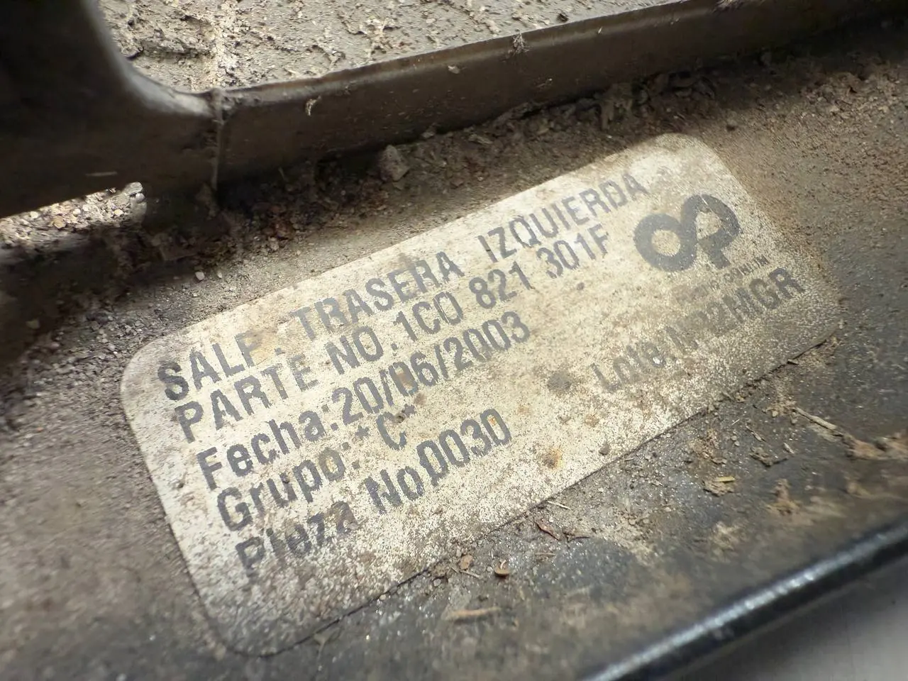 Kotflügel hinten links VW New Beetle 2004 1C1 1.4 1C0821301F FC: LD7X