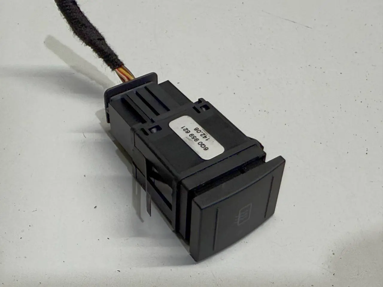 Schalter Heckscheibenheizung hinten original VW Polo 9N1 1,2L 2002 6Q0959621