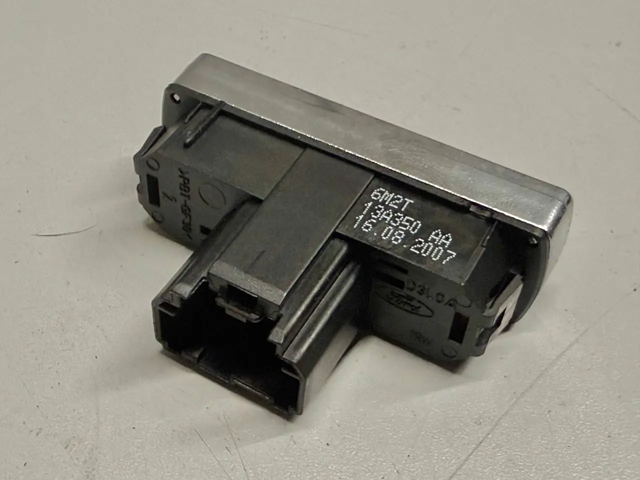 Schalter Warnblinkanlage original FORD Mondeo CA2 2.0L TDCi 2008 6M2T13A350AA