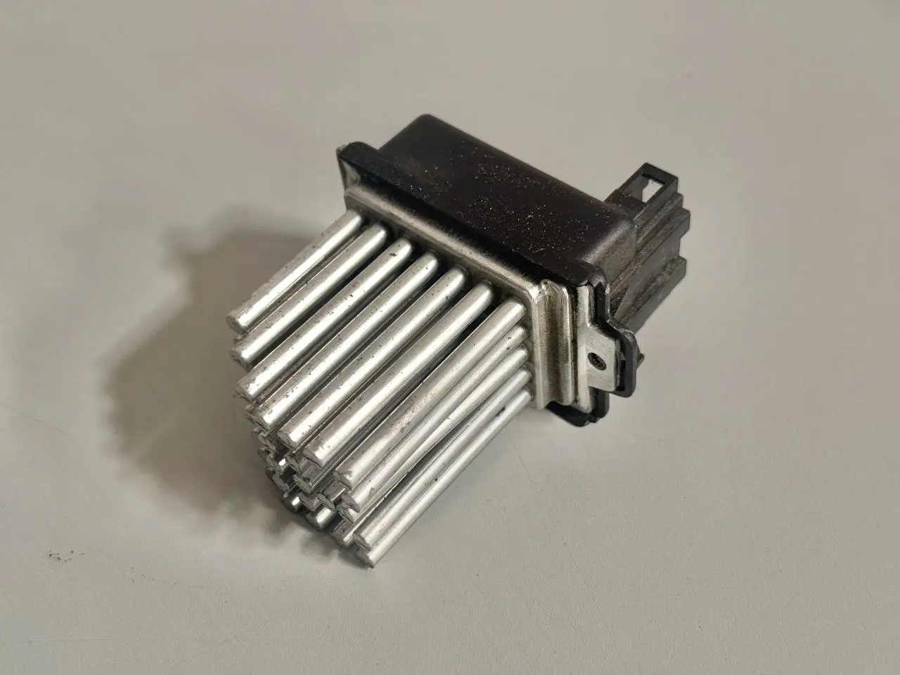 Steuergeraet Relais Heizungswiderstand A6 Avant 4B5 TDI 2.5L 2002 MF246810149