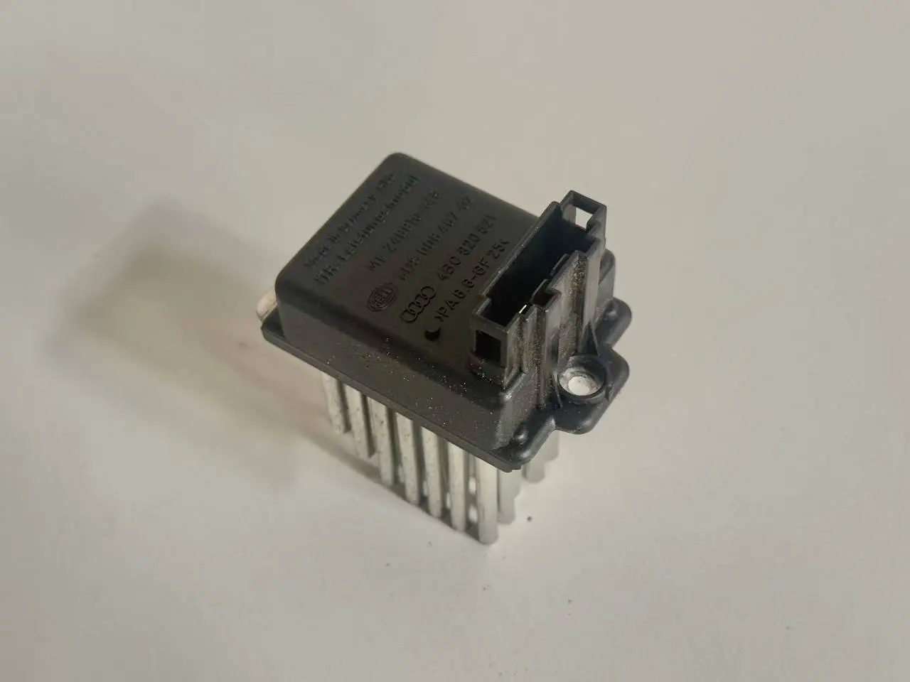 Steuergeraet Relais Heizungswiderstand A6 Avant 4B5 TDI 2.5L 2002 MF246810149