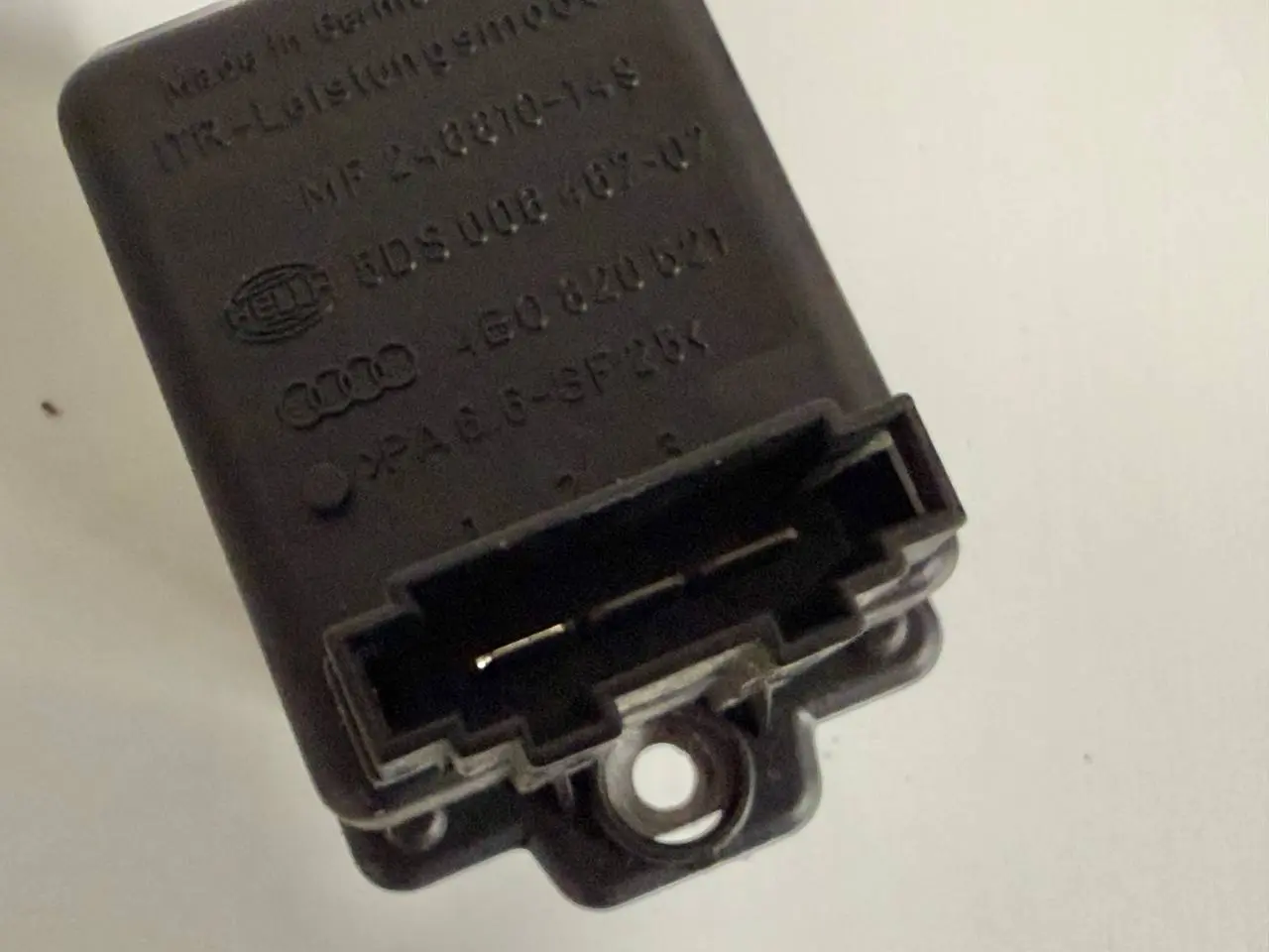 Steuergeraet Relais Heizungswiderstand A6 Avant 4B5 TDI 2.5L 2002 MF246810149