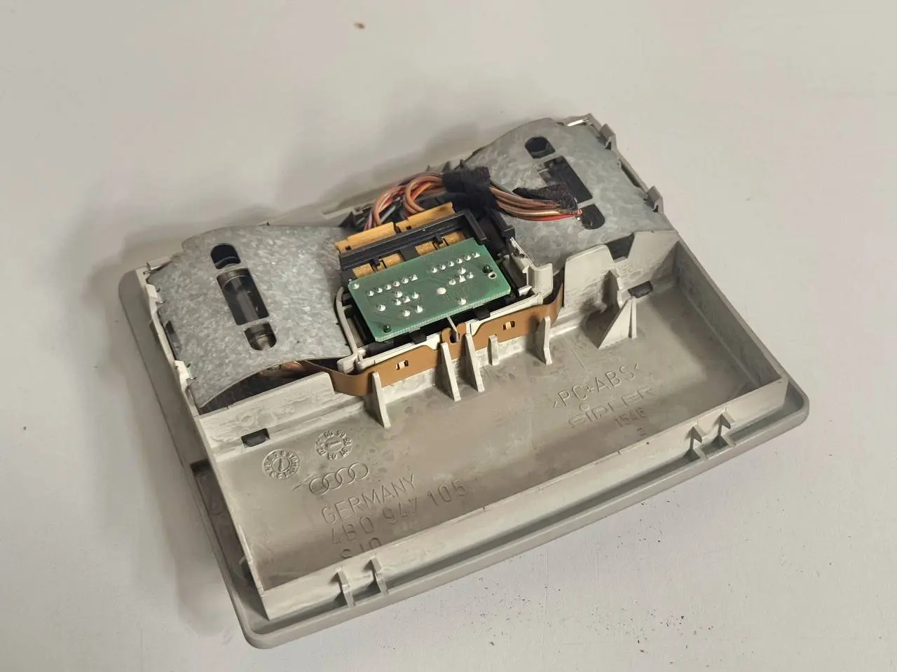 Innenleuchte Innenraumbeleuchtung 2St A6 Avant 4B5 TDI 2.5L 2002 4B0947105