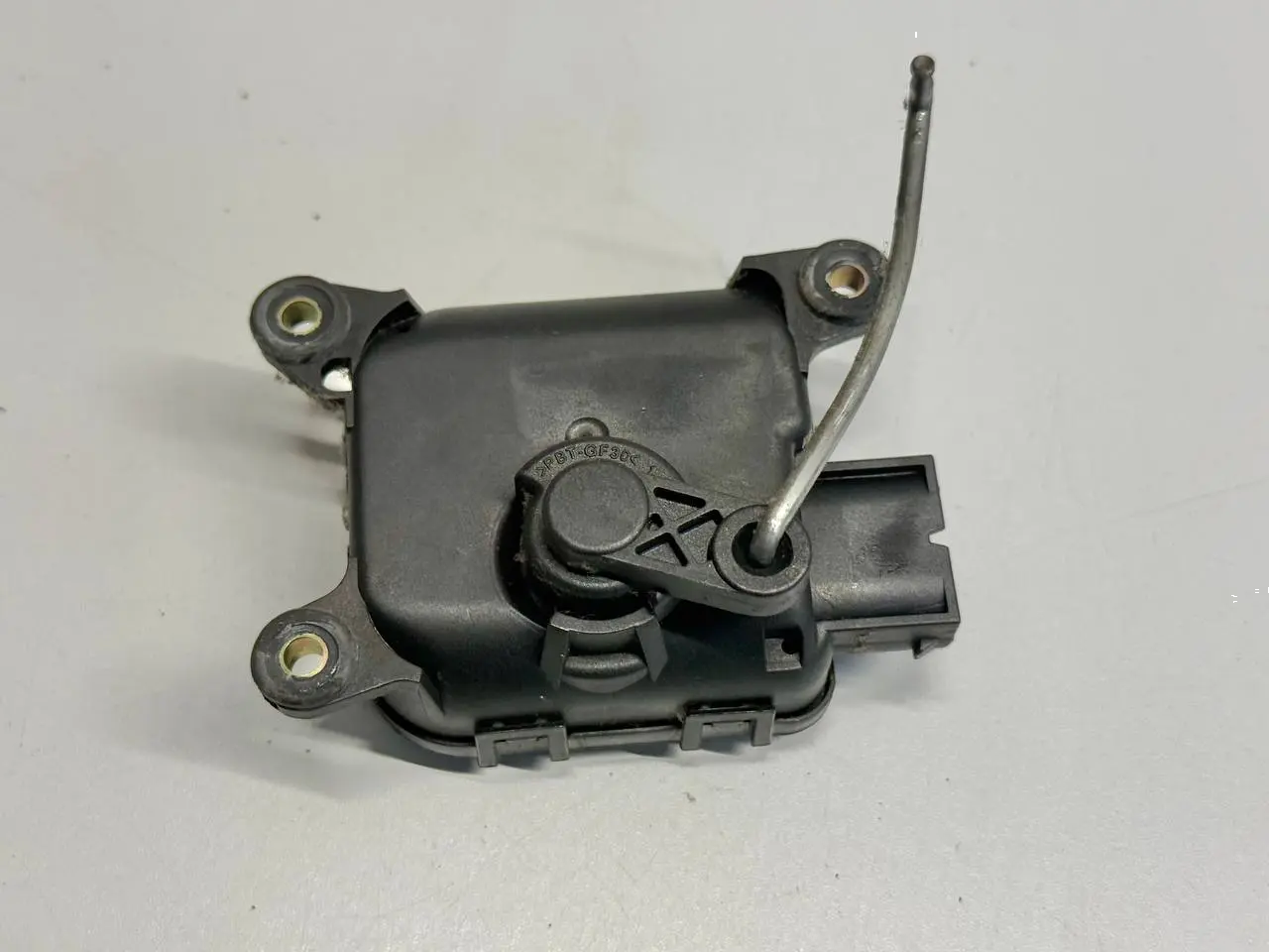 Stellmotor Heizung Umluftklappe Bosch A6 Avant 4B5 TDI 2.5L 2002 0132801171