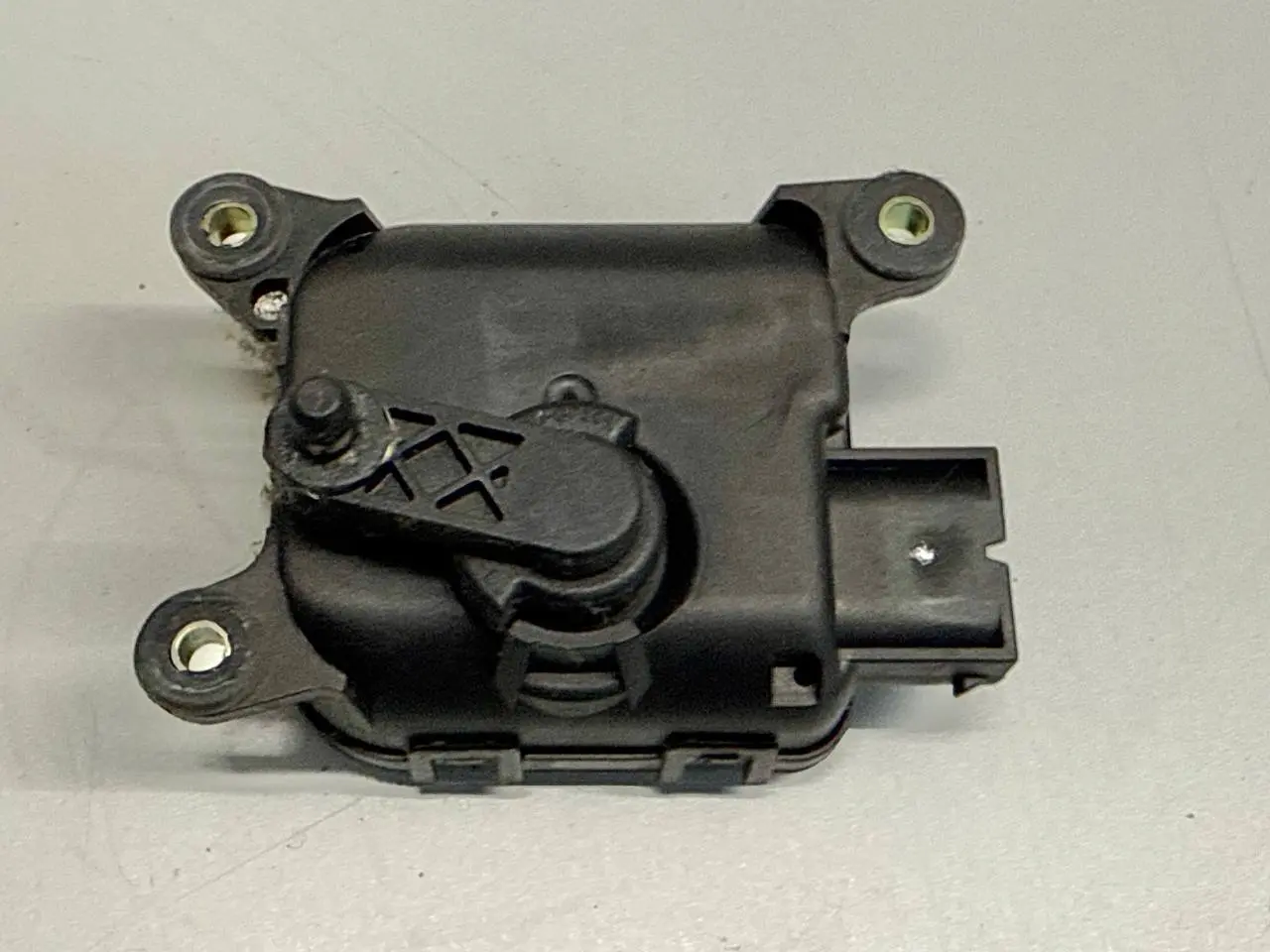 Stellmotor Umluftklappe Heizung Lüftung A6 Avant 4B5 TDI 2.5L 2002 0132801170