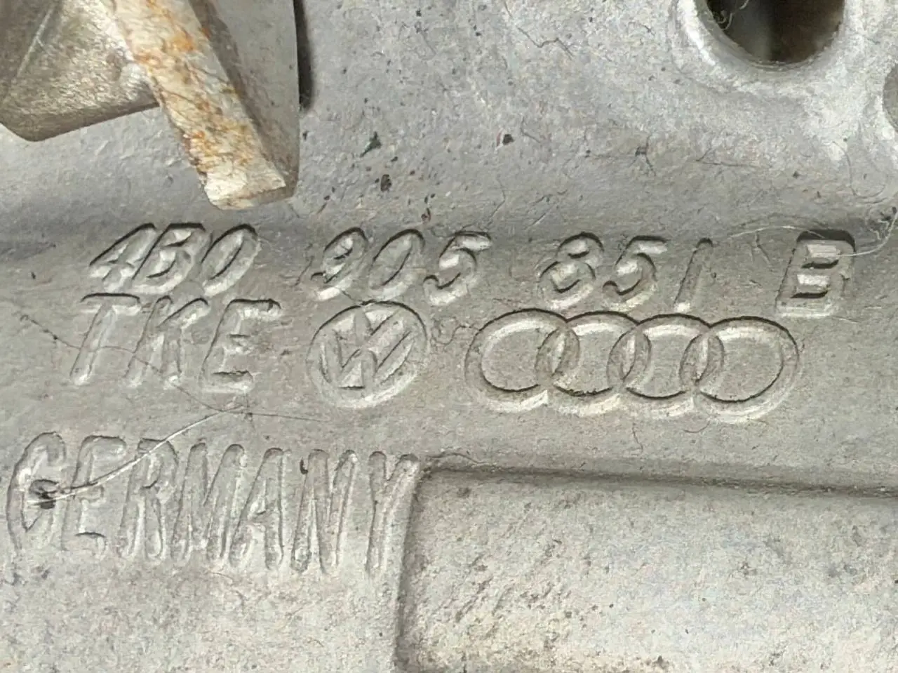 Lenksäule höhenverstellbar A6 Avant 4B5 TDI 2.5L 2002 4B0419502E, 4B0419502