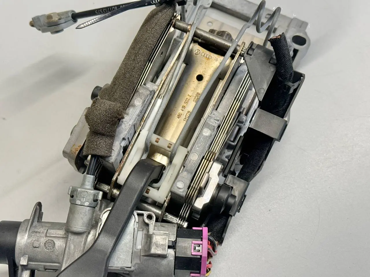 Lenksäule höhenverstellbar A6 Avant 4B5 TDI 2.5L 2002 4B0419502E, 4B0419502