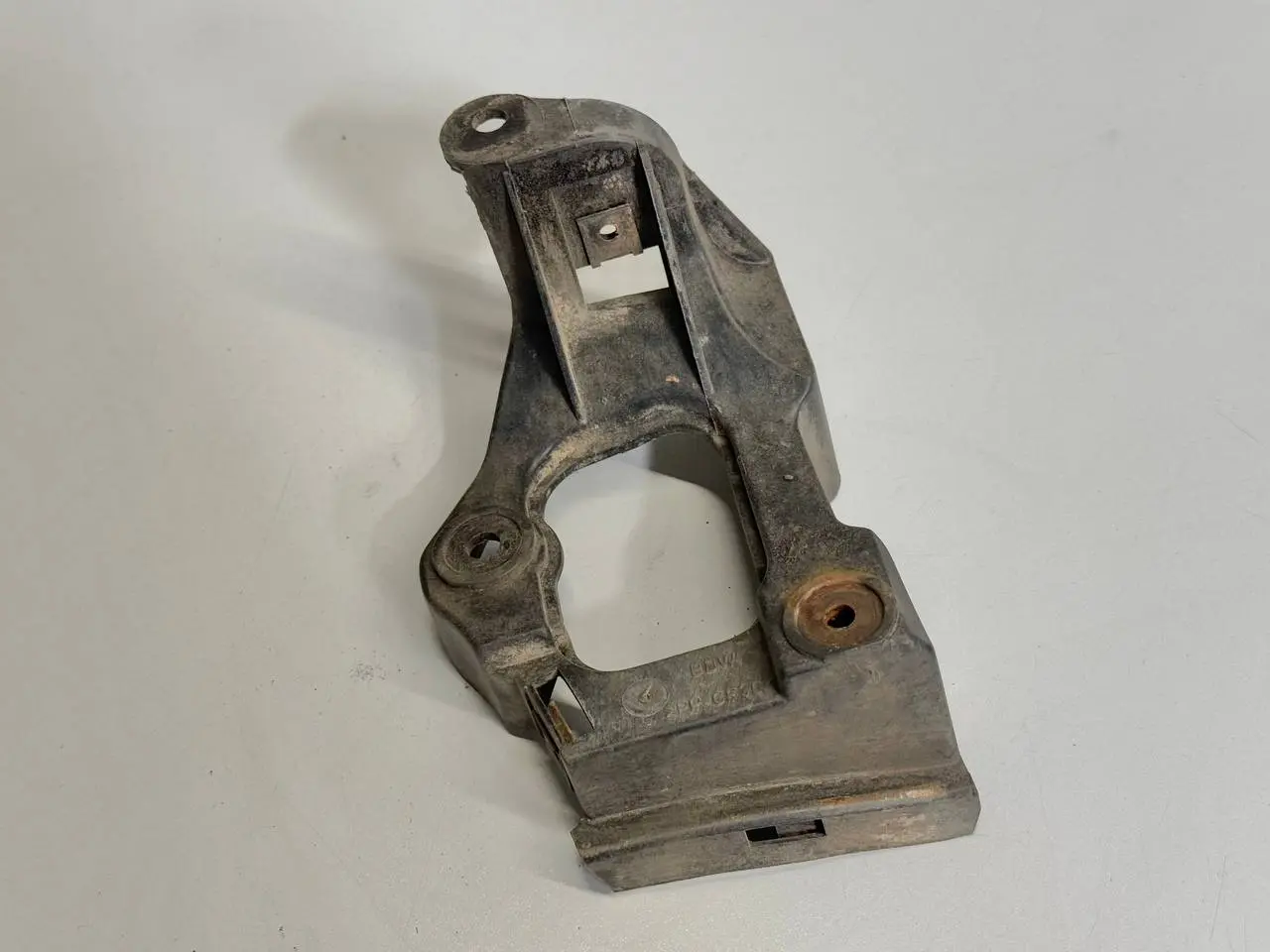 Halter Seitenschweller rechts Audi A6 Avant 4B5 TDI 2.5L 2002 4B0853922B