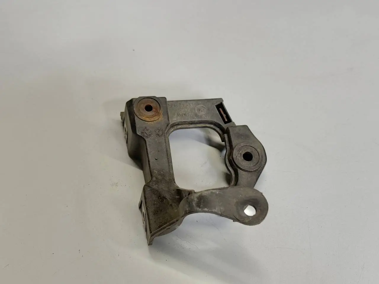 Halter Seitenschweller rechts Audi A6 Avant 4B5 TDI 2.5L 2002 4B0853922B