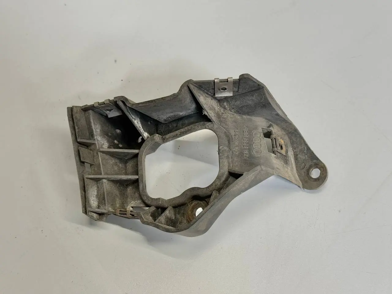 Halter Seitenschweller rechts Audi A6 Avant 4B5 TDI 2.5L 2002 4B0853922B