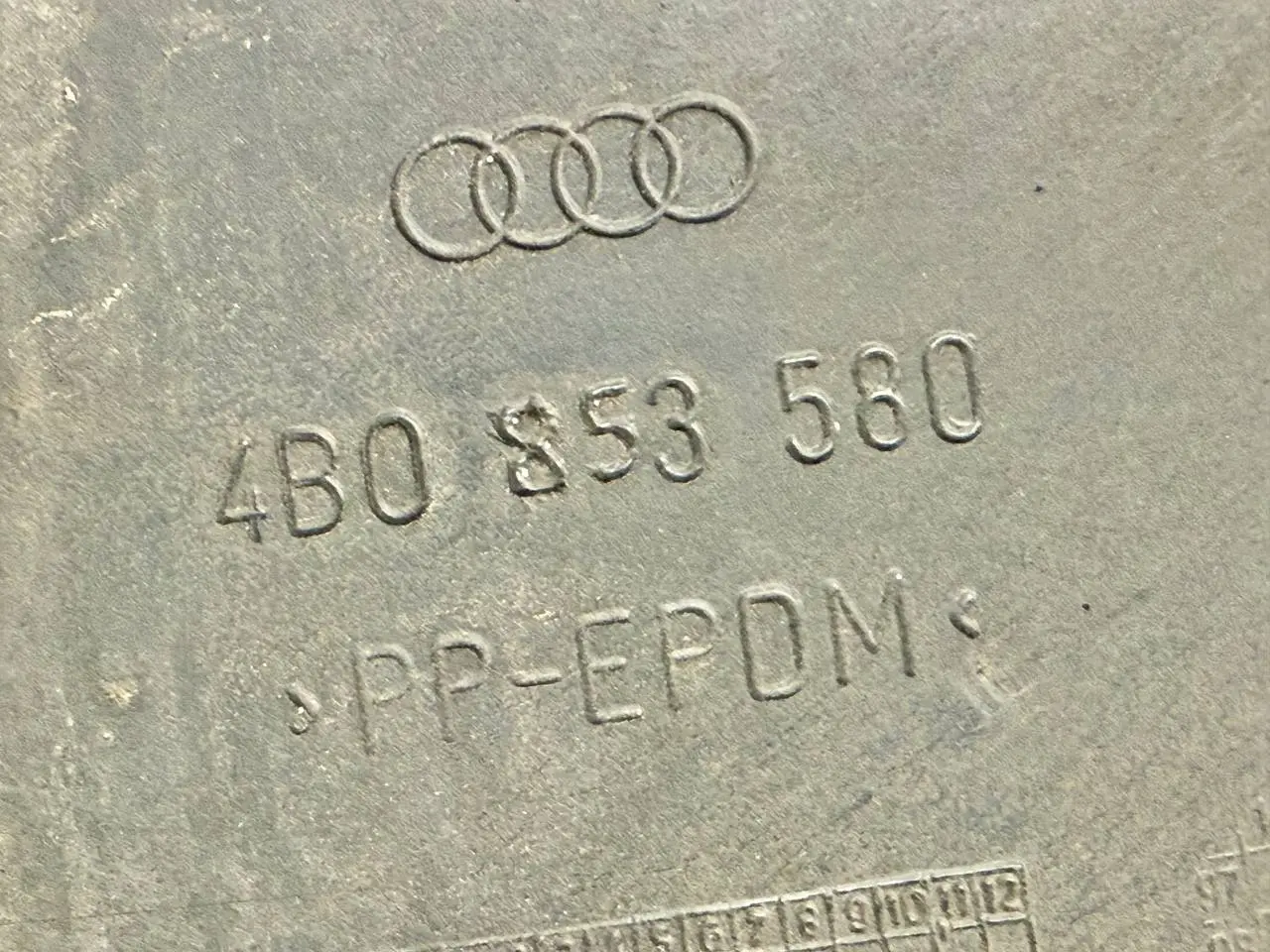 Seitenschweller rechts für Audi A6 Avant 4B5 TDI 2.5L 2002 4B0853580