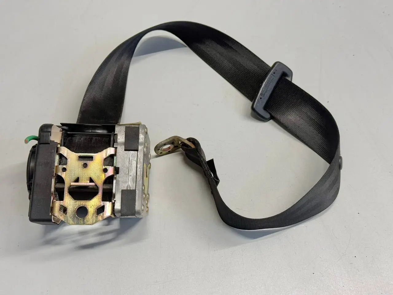 Sicherheitsgurt vorne rechts für Audi A6 Avant 4B5 TDI 2.5L 2002 00064577