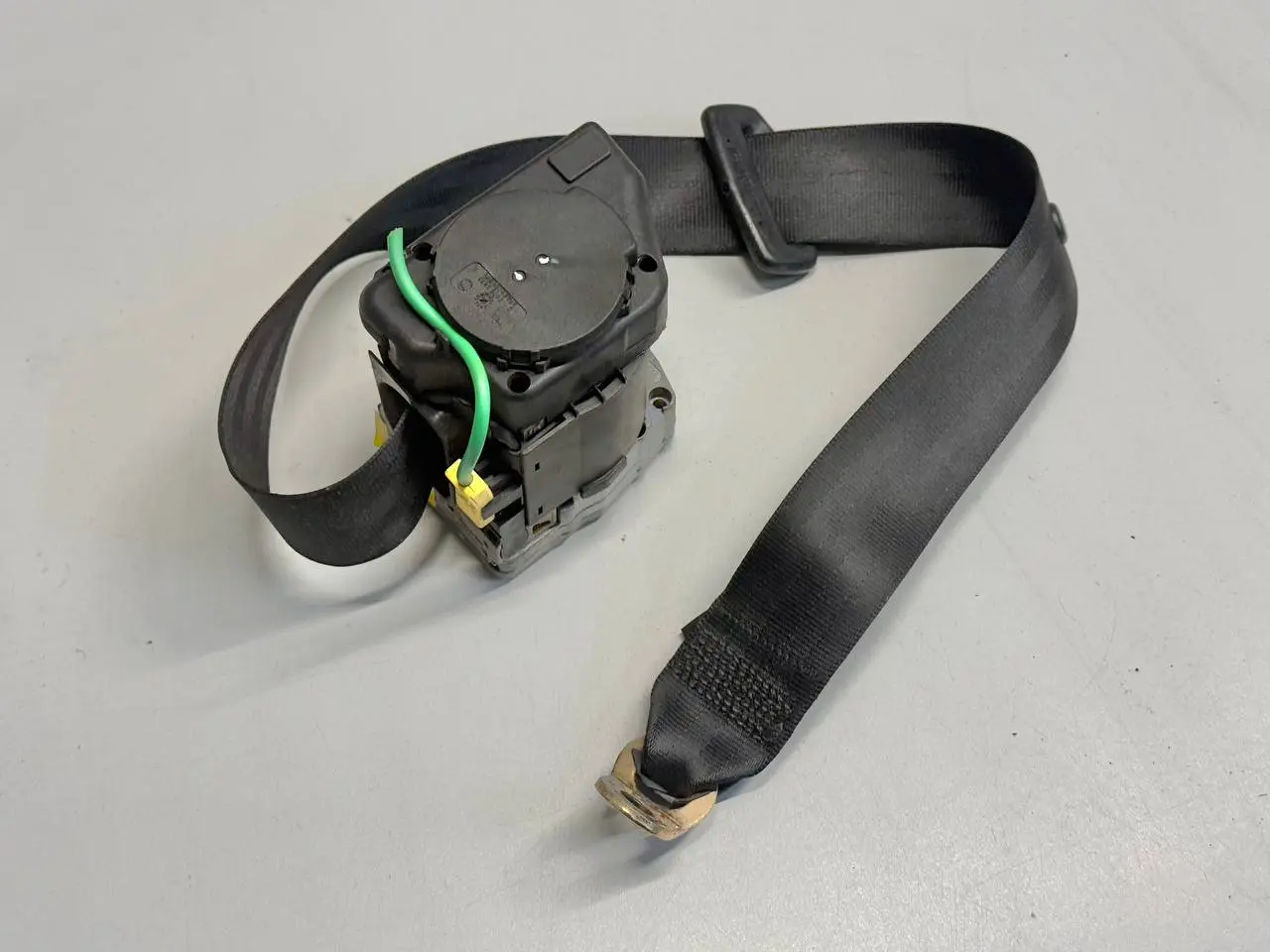 Sicherheitsgurt vorne rechts für Audi A6 Avant 4B5 TDI 2.5L 2002 00064577