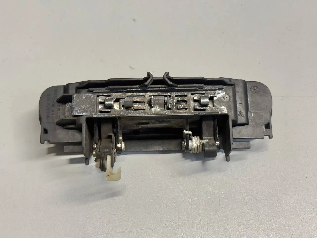 Türgriff außen hinten links rechts Audi A6 Avant 4B5 TDI 2.5L 2002 4B0839885