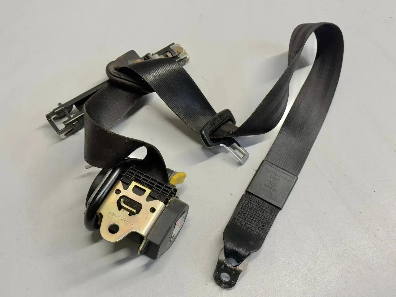 Sicherheitsgurt vorne Audi A6 Avant 4B5 TDI 2.5L 2002 560575300A, 4B0857705