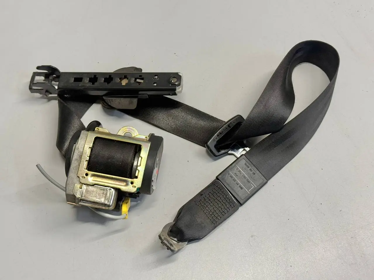 Sicherheitsgurt vorne Audi A6 Avant 4B5 TDI 2.5L 2002 560575300A, 4B0857705