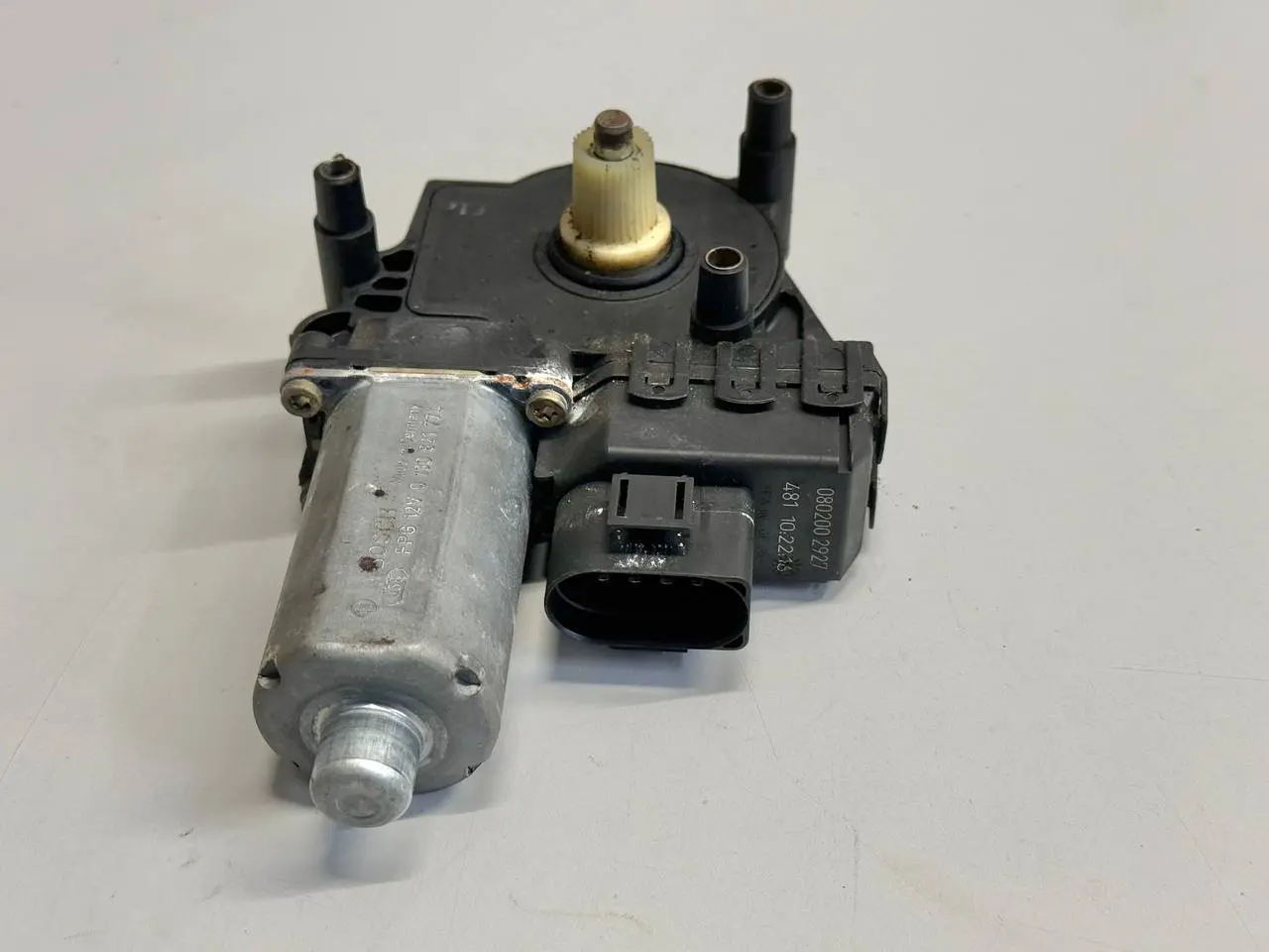 Fensterhebermotor vorne rechts "Audi A6 Avant 4B5 TDI 2.5L 2002" 0130821774