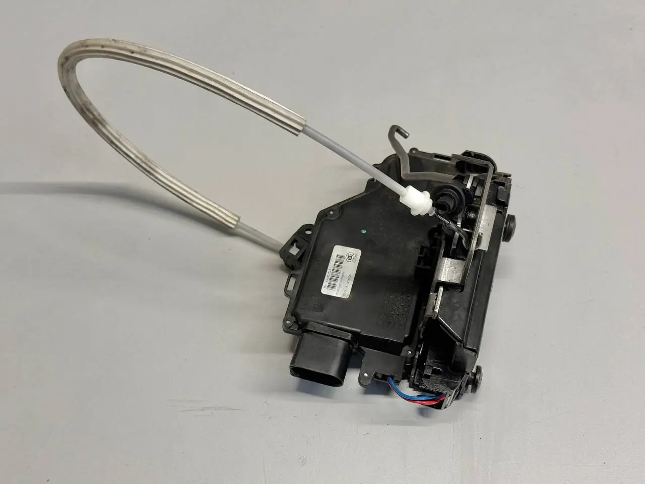 Türschloss mit ZV Stellmotor vorne Audi A6 Avant 4B5 TDI 2.5L 2002 401837015