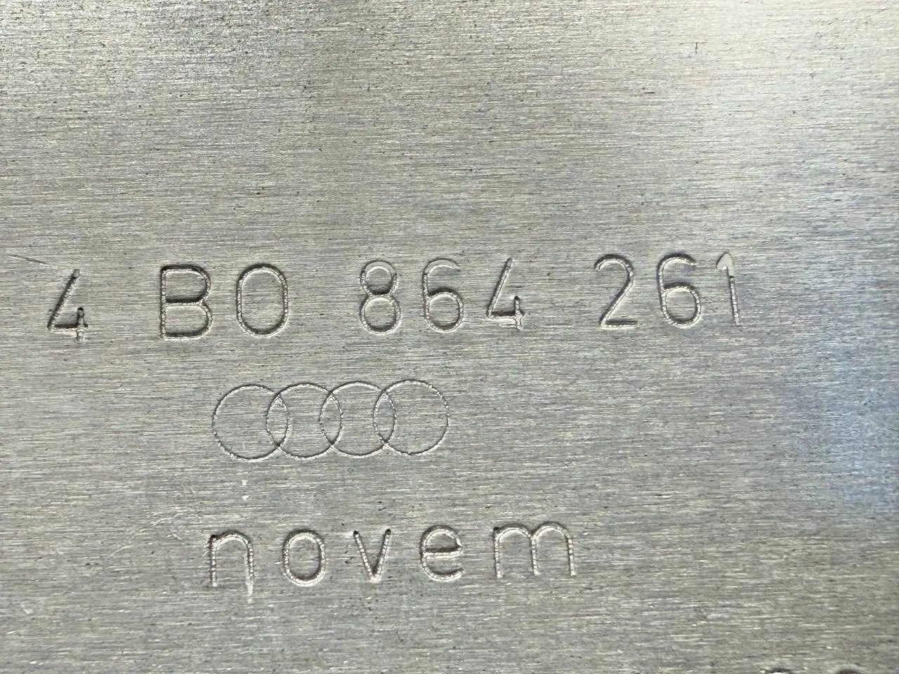 Holzverkleidung Mittelkonsole für Audi A6 Avant 4B5 TDI 2.5L 2002 4B0864261