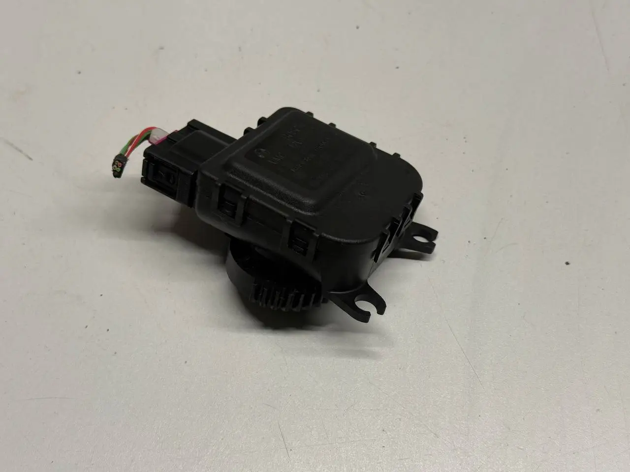 Stellmotor Temperaturregelklappe Klimaanlage VW Polo 9N1 1,2L 2002 0132801207