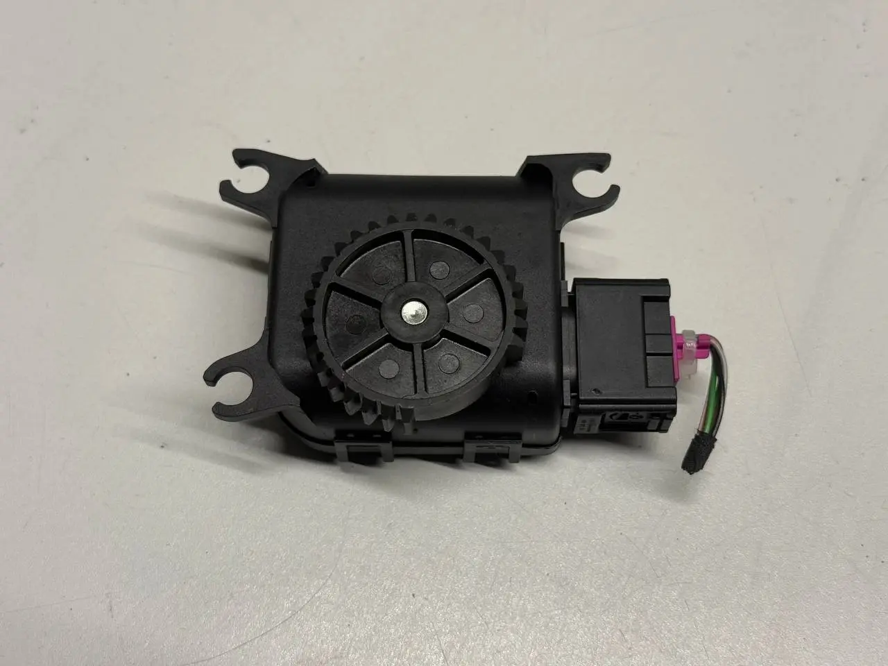 Stellmotor Temperaturregelklappe Klimaanlage VW Polo 9N1 1,2L 2002 0132801207