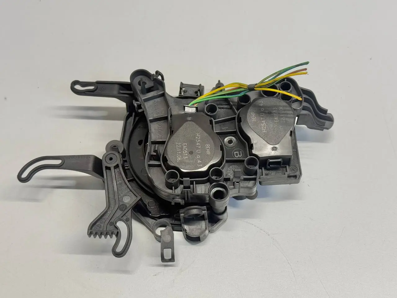 Kühler Wasserkühler PA66-GF30 Ersatzteil Benz Benz W212 E-Klasse 2010 419473241