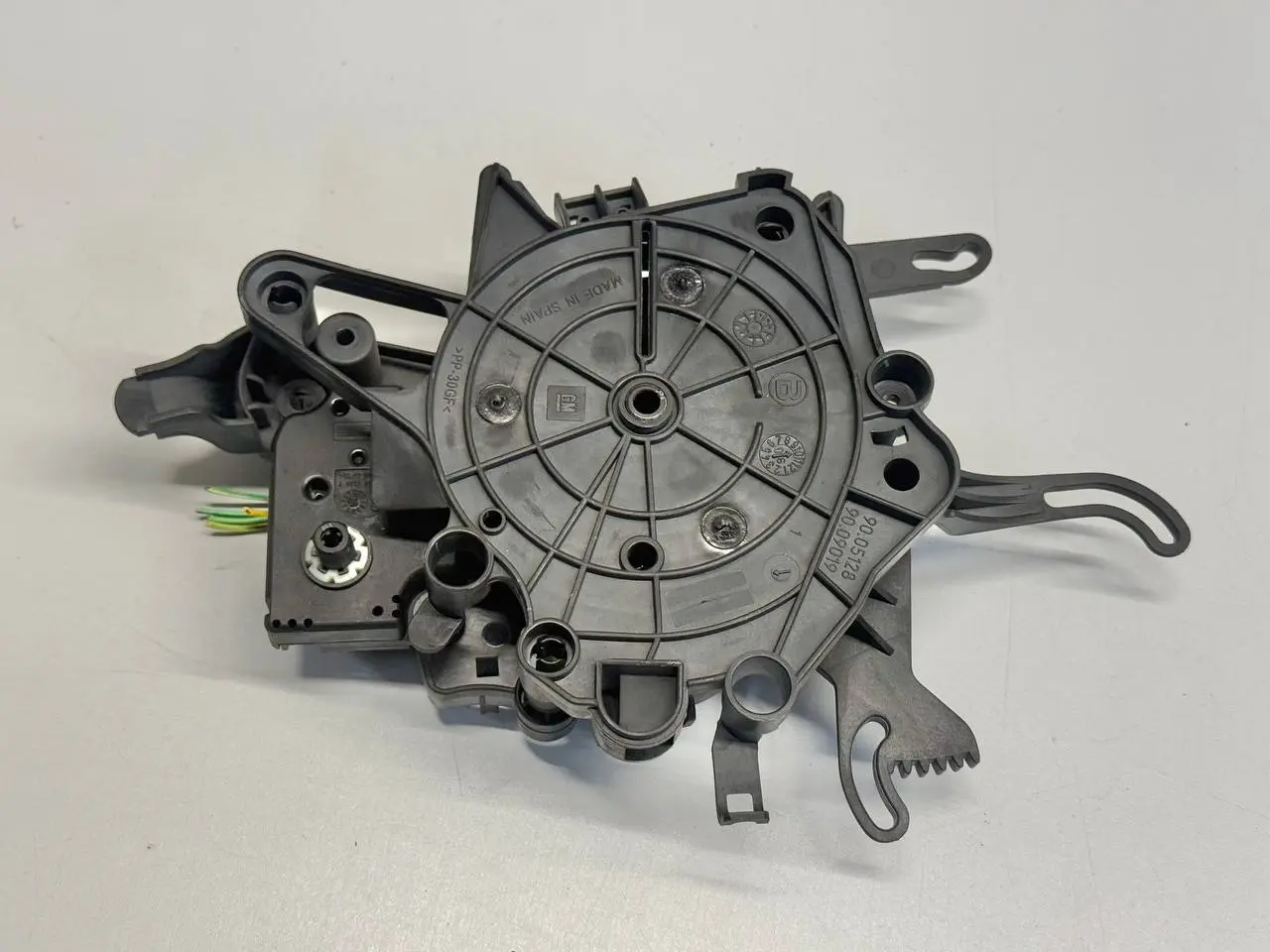 Kühler Wasserkühler PA66-GF30 Ersatzteil Benz Benz W212 E-Klasse 2010 419473241