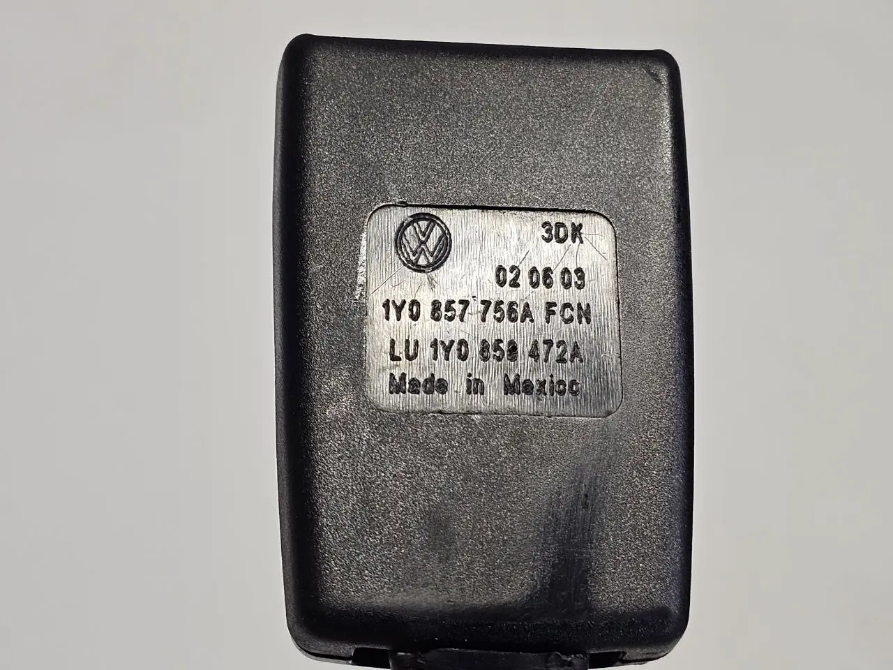 Gurtschloss vorne Rechts Beifahrer VW New Beetle 1C1 1.4 2004 1Y0857756