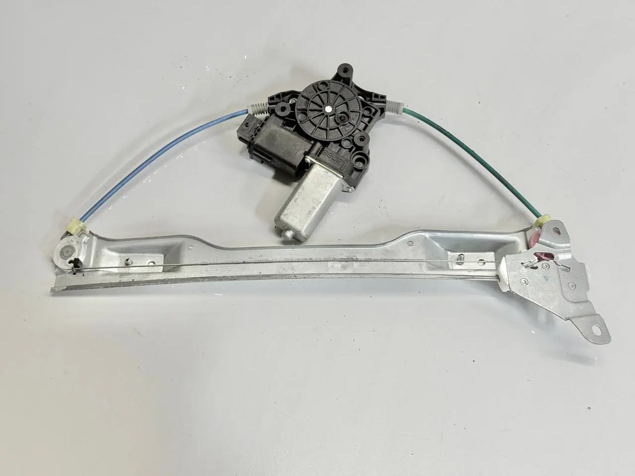 Elektrischer Fensterhebermotor vorne rechts Opel Corsa D 72017003