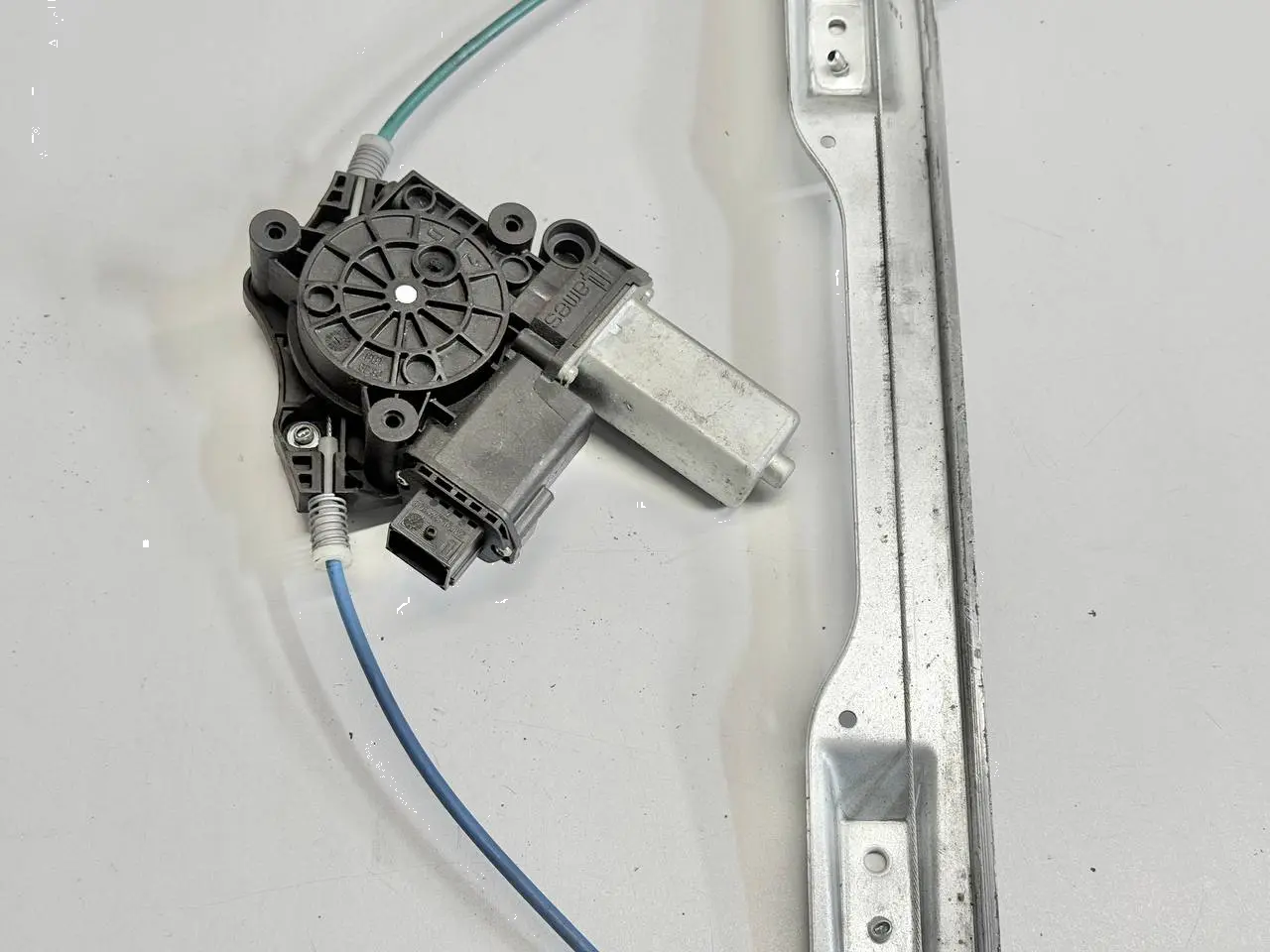 Elektrischer Fensterhebermotor vorne rechts Opel Corsa D 72017003