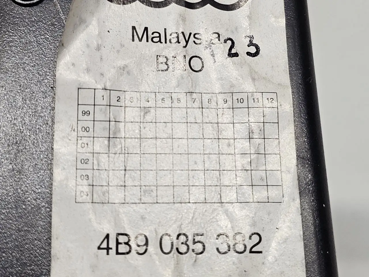 Basslautsprecher Subwoofer Audi A6 Avant 4B5 TDI 2.5L 2002 4B9035382