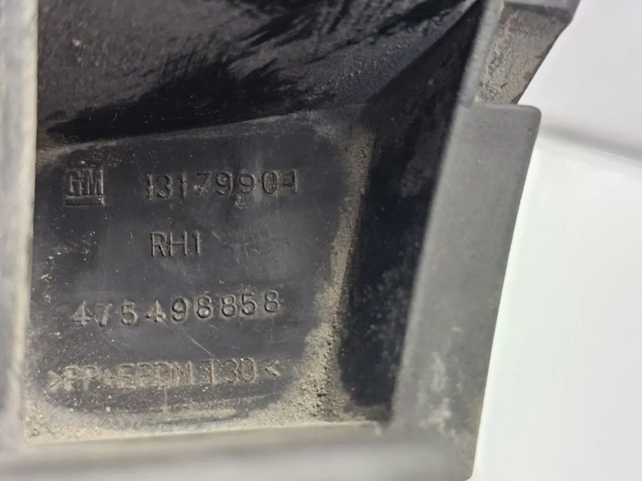 Halter Traeger Fuehrungsschiene Stoßstange Opel Corsa D 1.2L 2008 13179904