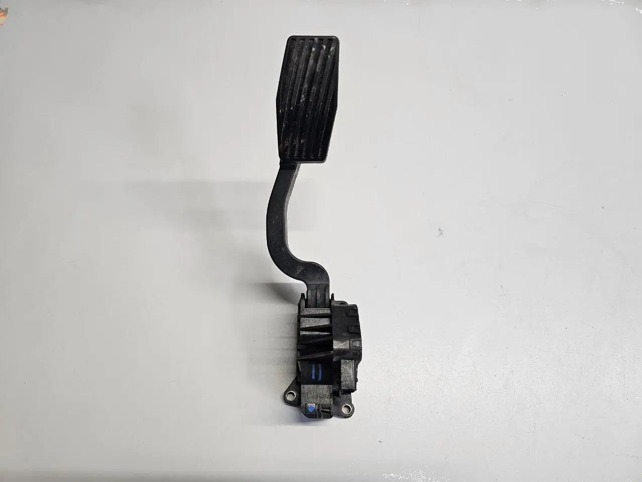 Gaspedal elektrisches Pedal Gasgeber Opel Corsa D 1.2L 2008 55702020