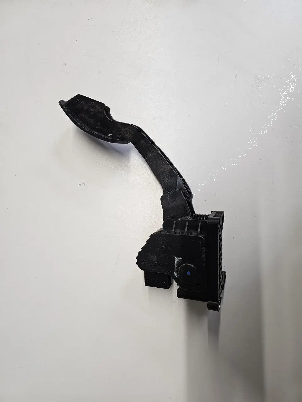 Gaspedal elektrisches Pedal Gasgeber Opel Corsa D 1.2L 2008 55702020