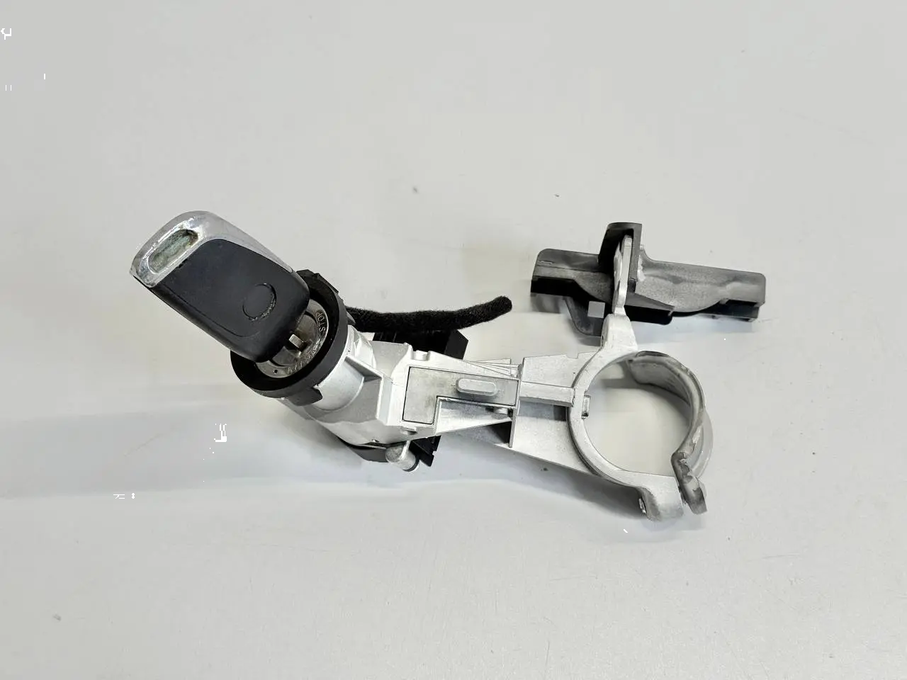 Zündschloss Lenksaeule mit Lesespule und FIAT GrandPunto 1.4 2006 51813197B365