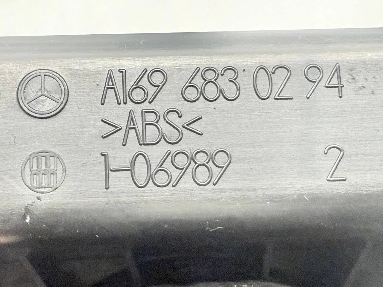 Becherhalter Getraenkefach fuer Mercedes BKlasse W245 B170 2005 A1696830294