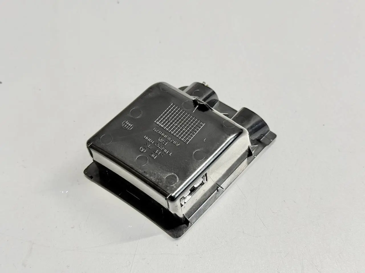 Ablagefach Mittelkonsole für BKlasse Mercedes BKlasse W245 B170 2005 1068920100