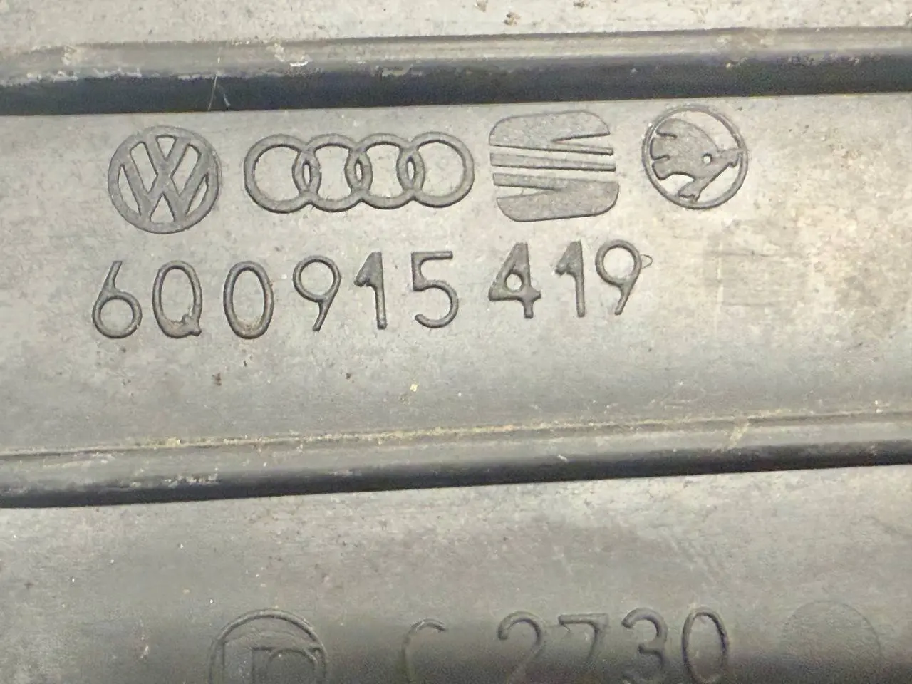 Batteriehalter Batteriekasten Polo 9N1 1,2L 2002 VW Polo 9N1 1,2L 2002 6Q0915419