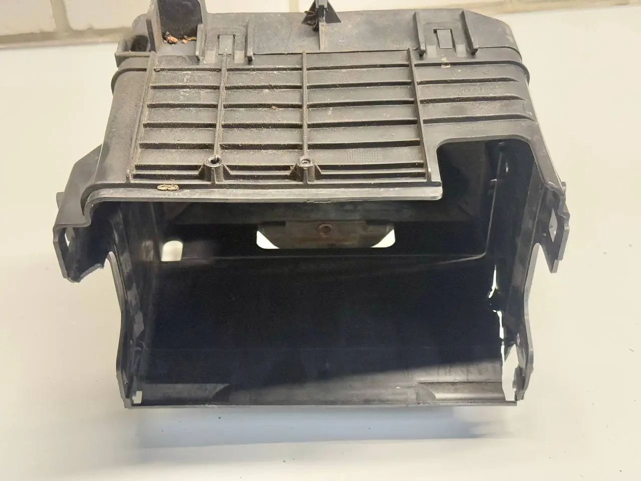 Batteriehalter Batteriekasten Polo 9N1 1,2L 2002 VW Polo 9N1 1,2L 2002 6Q0915419