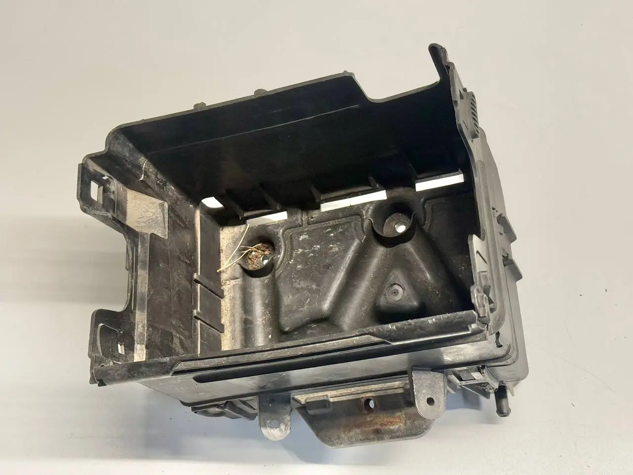 Batteriehalter Batteriekasten Polo 9N1 1,2L 2002 VW Polo 9N1 1,2L 2002 6Q0915419